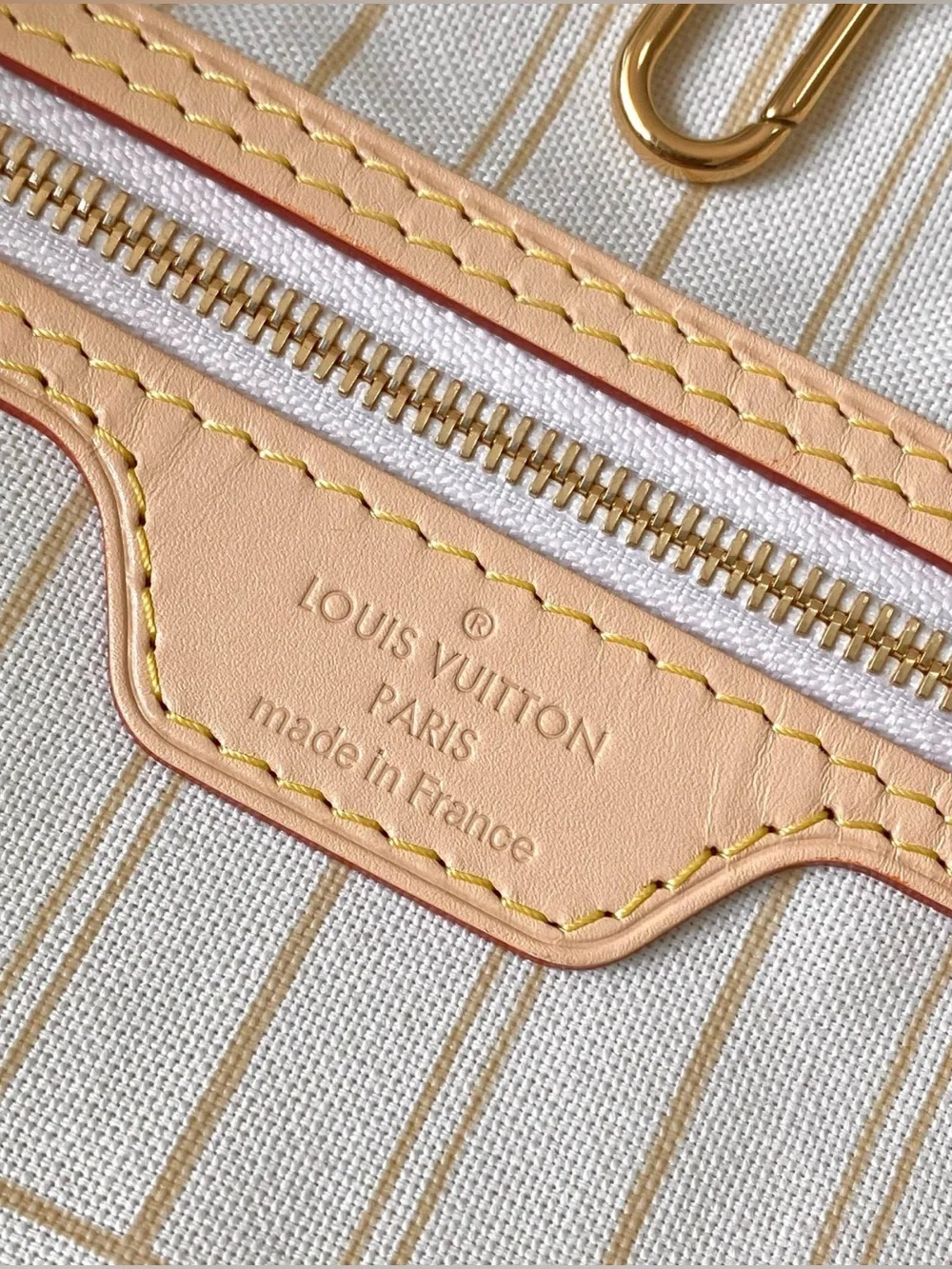 Louis   Vuitton..   Damier Azur Check Canvas Tote in Beige & White
